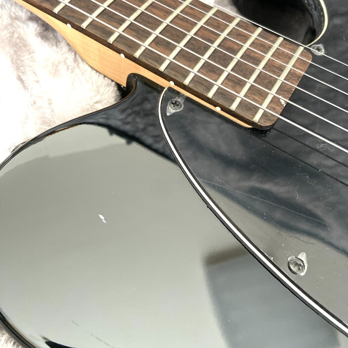 AVRIL LAVIGNE Squier By Fender Signature Telecaster Guitar AVRIL LAVIGNE Squier By Fender Signature Telecaster Guitar
