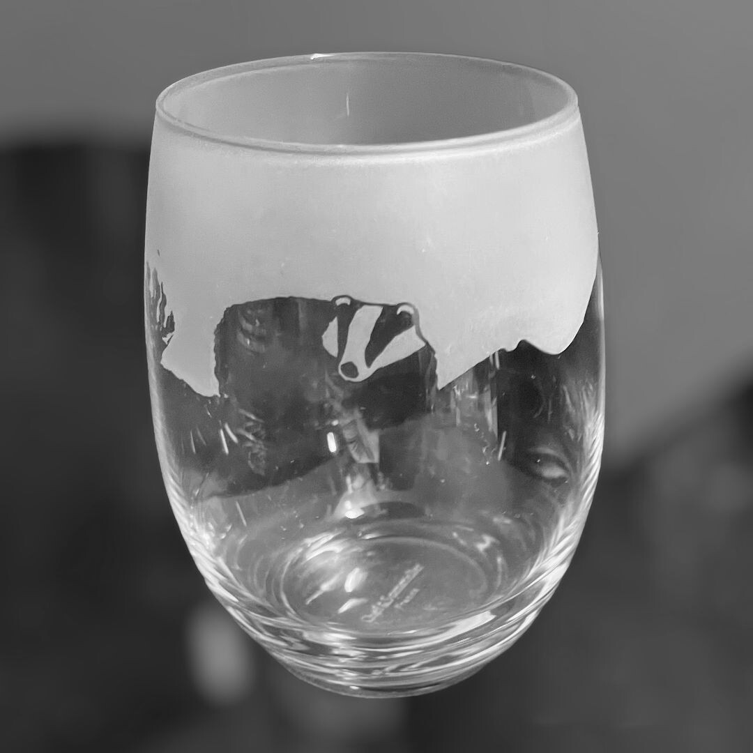 BADGER FRIEZE Boxed 36cl Clear Crystal Stemless Wine / Water Glass