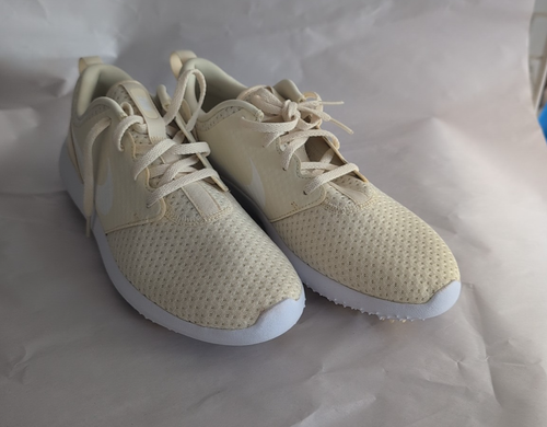Scarpe da golf Nike Roshe G da donna taglia 10 US giallo pallido CD6066-700 - Foto 1 di 10