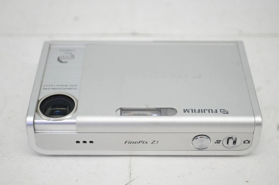 FUJIFILM FinePix Z1 5.1MP Compact Digital Camera Silver w/ Case #251022h - Image 3 of 4