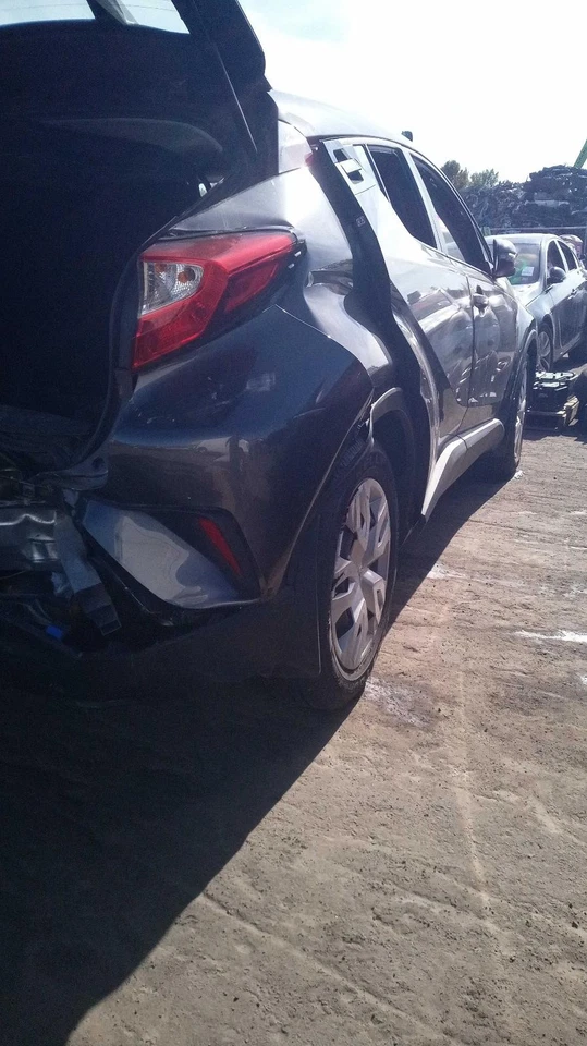 2020 Toyota C-HR Grey Bumper Assembly OEM Used 35k Miles NJ25-21493-530015 - Image 2 of 4