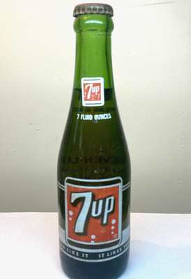 Vintage 1950s 7up FULL 7oz Bottle  Nice Example 1953 Seven Bubbles Logo