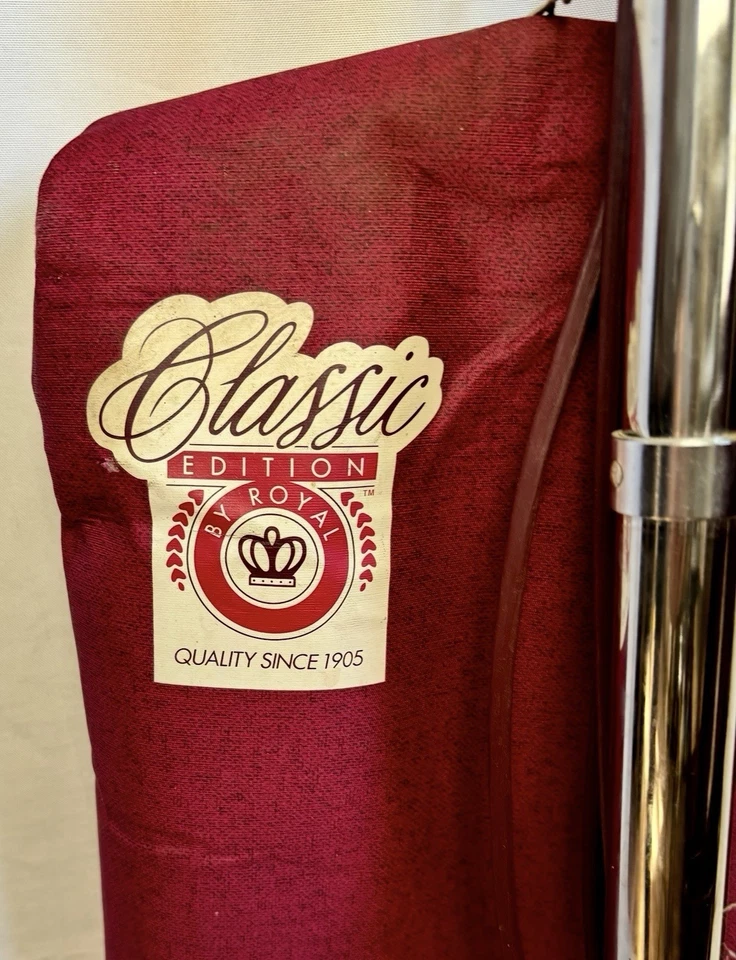 Royal 4000 Red Upright Vacuum Vintage Classic Edition Quality Tested Works Great - Image 2 of 4