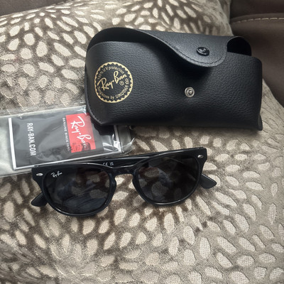 NEW RAY BAN Keyhole BLACK SUNGLASSES GREEN LENSES RB4140 601/58