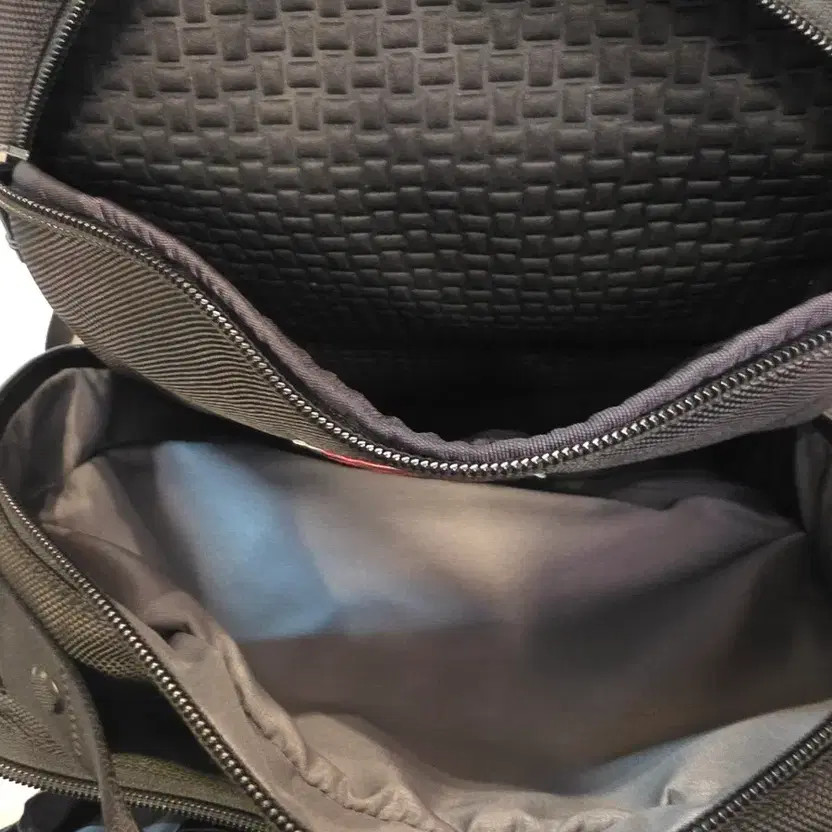 TUMI Alpha Backpack Briefcase - Excellent Conditi… - image 3