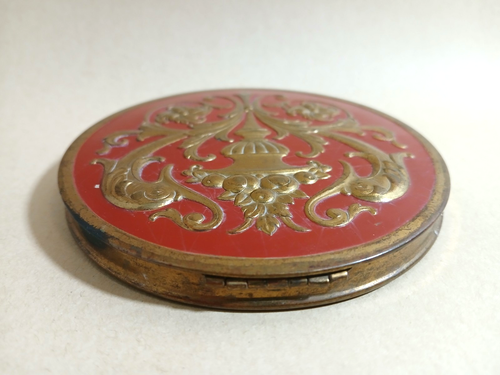 Rex Fifth Avenue Red Enamel Brass Flapjack Powder Vintage Compact Art Deco MCM - Afbeelding 6 van 15