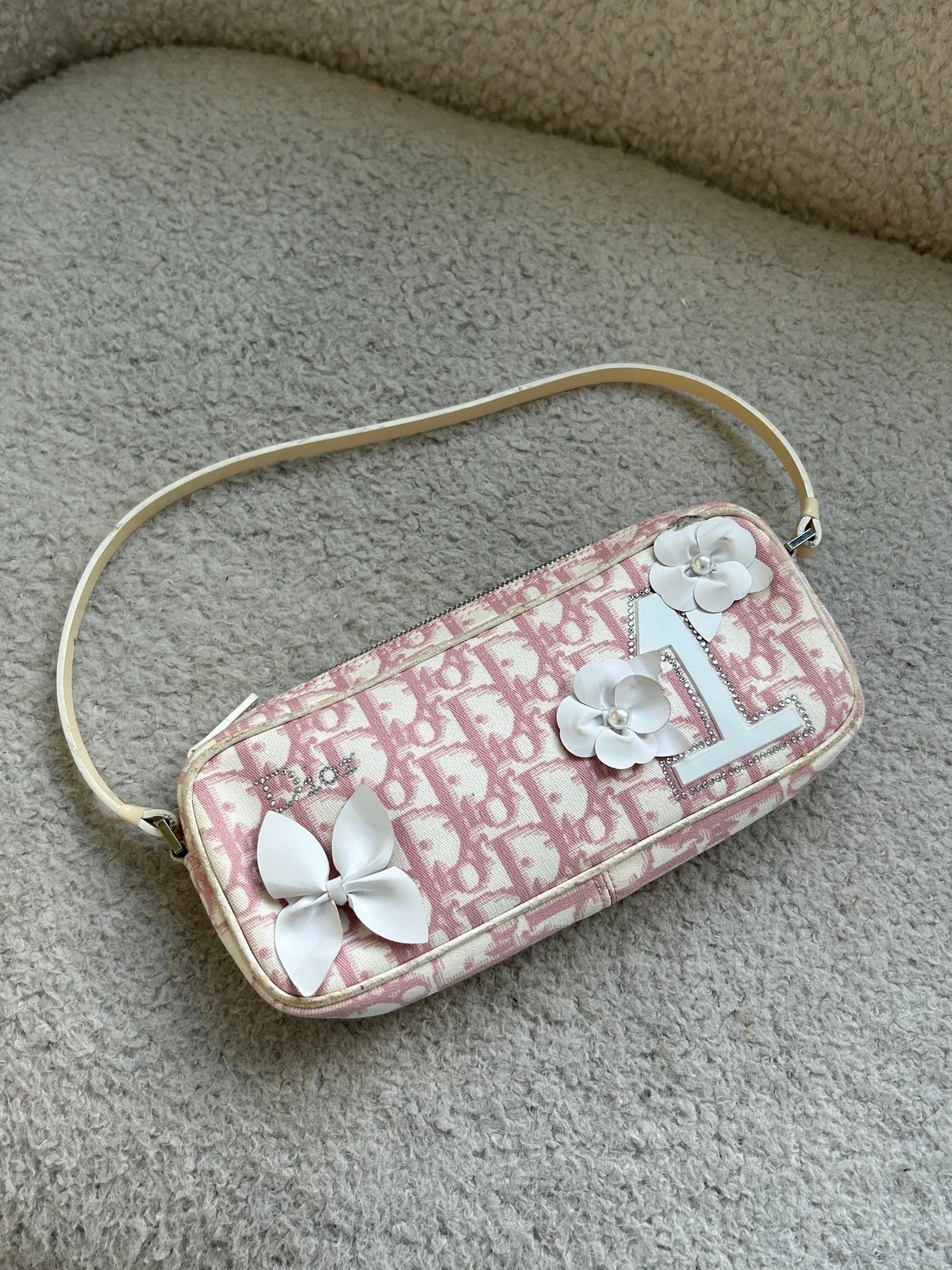 Sac à bandoulière vintage Christian Dior rose monogramme (2004)
