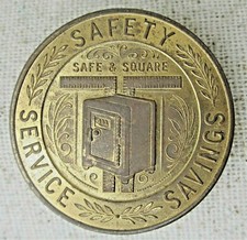 1899 1949 50 aniversario nuestro propio hardware seguro mutuo seguro medalla cuadrada