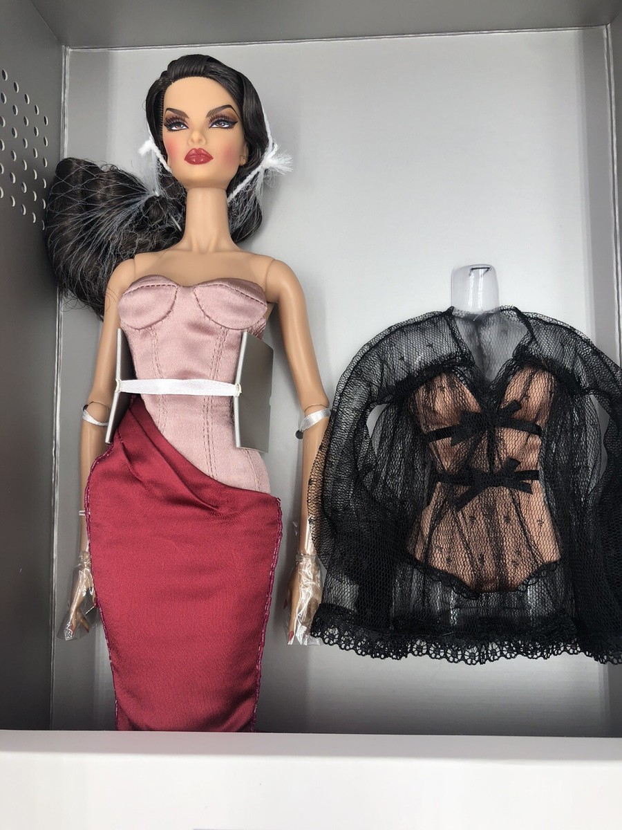 Fashion Royalty Integrity Toys Enamorada Natalia Fatale