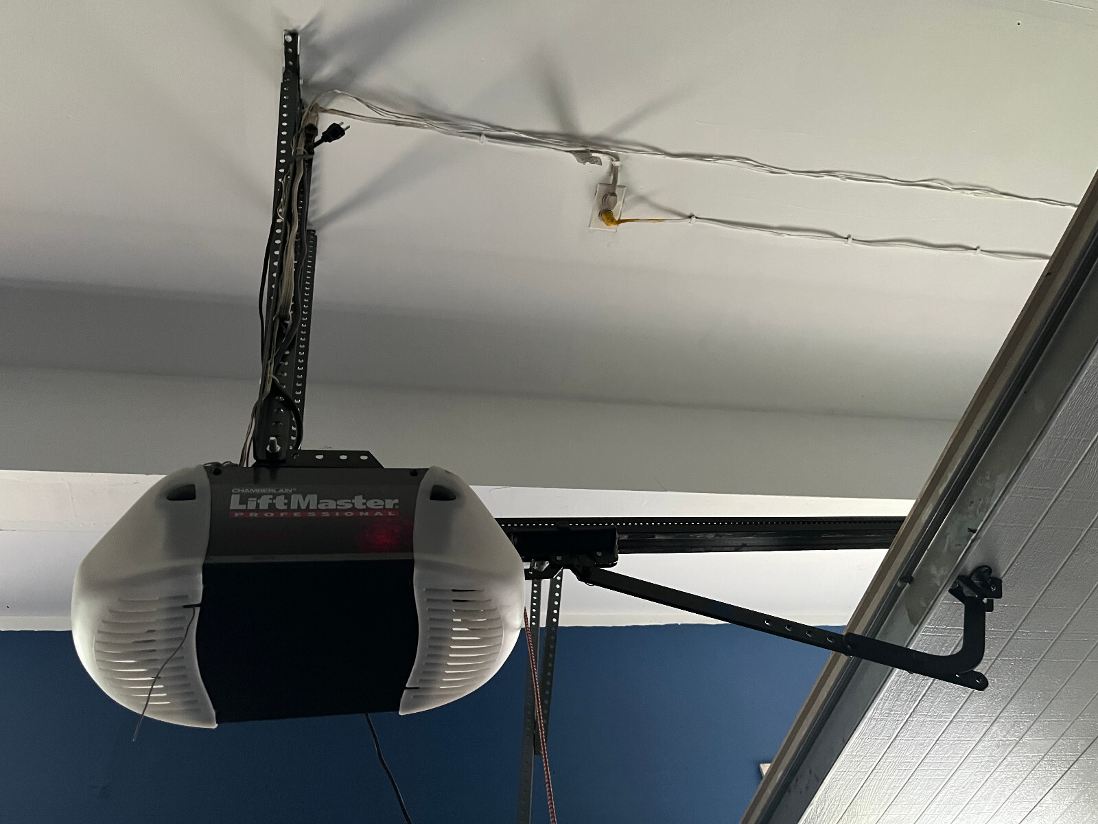 Chamberlain LiftMaster Professional Formula 1 Garage Door Opener + Rail & Mounts eBay