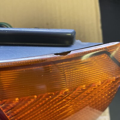 ペルシヤ灯火器 1988 Nissan Sentra Station Wagon LH Tail Light Assembly