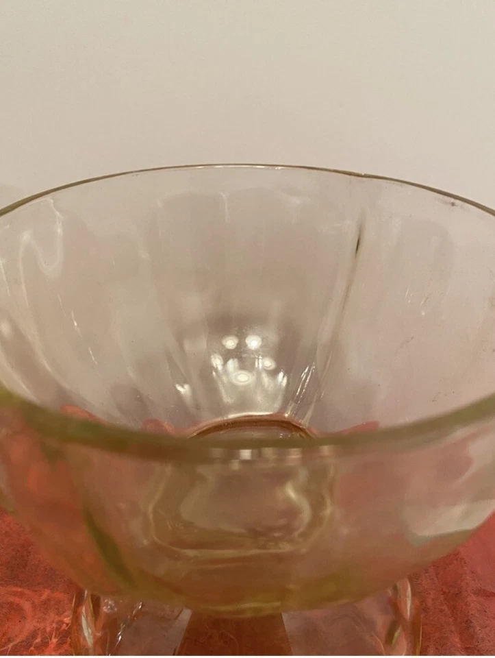 Antigo Pedestal Libbey Prato Doces Sobremesa Vidro MCM Decoração Amarelo Claro Conjunto de 2 - Imagem 4 de 4