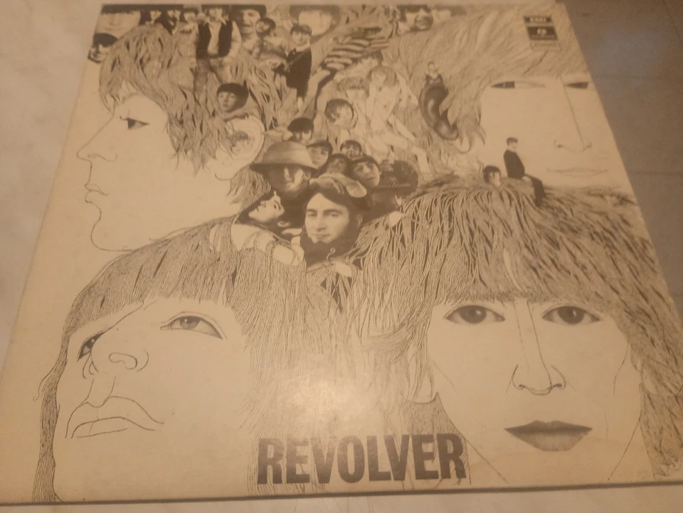Beatles Revolver LP, foto 1 di 4