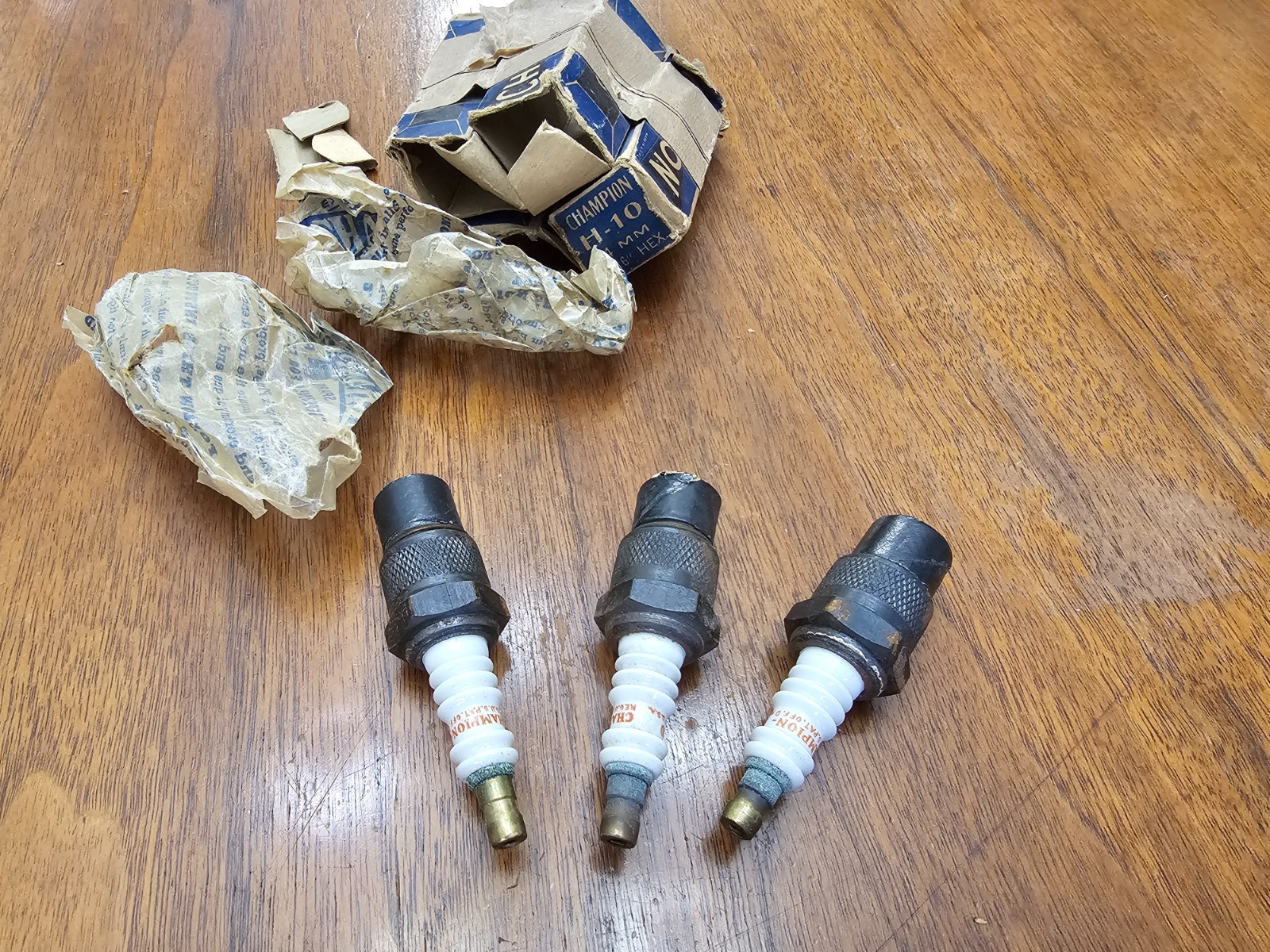 Champion Pre-War H10, H-10 Spark Plug 13/16 14MM NOS Lot of 3