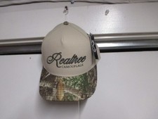 REALTREE MENS CAMO HUNTING SNAPBACK BASEBALL HAT ADJ NWT BEIGE W/CAMO RIM