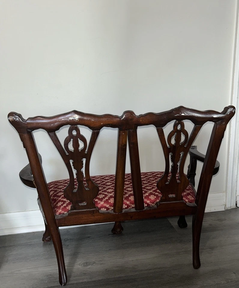 Sofá de pie de garra Chippendale de caoba tallada de colección Foto 2 de 4