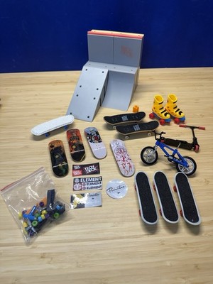 TECH DECKS & MORE ASSORTED LOT Skateboard Fingerboard, Bike, Scooter & Ramps