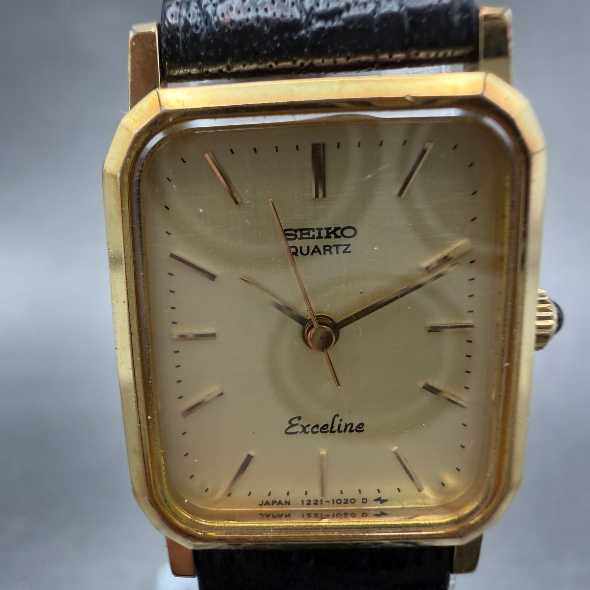 Seiko Exceline 1221-0180 クォーツ ヴィンテージ腕時計 Seiko Exceline Tank Watch Women 19mm Champagne Dial Gold Tone 1221