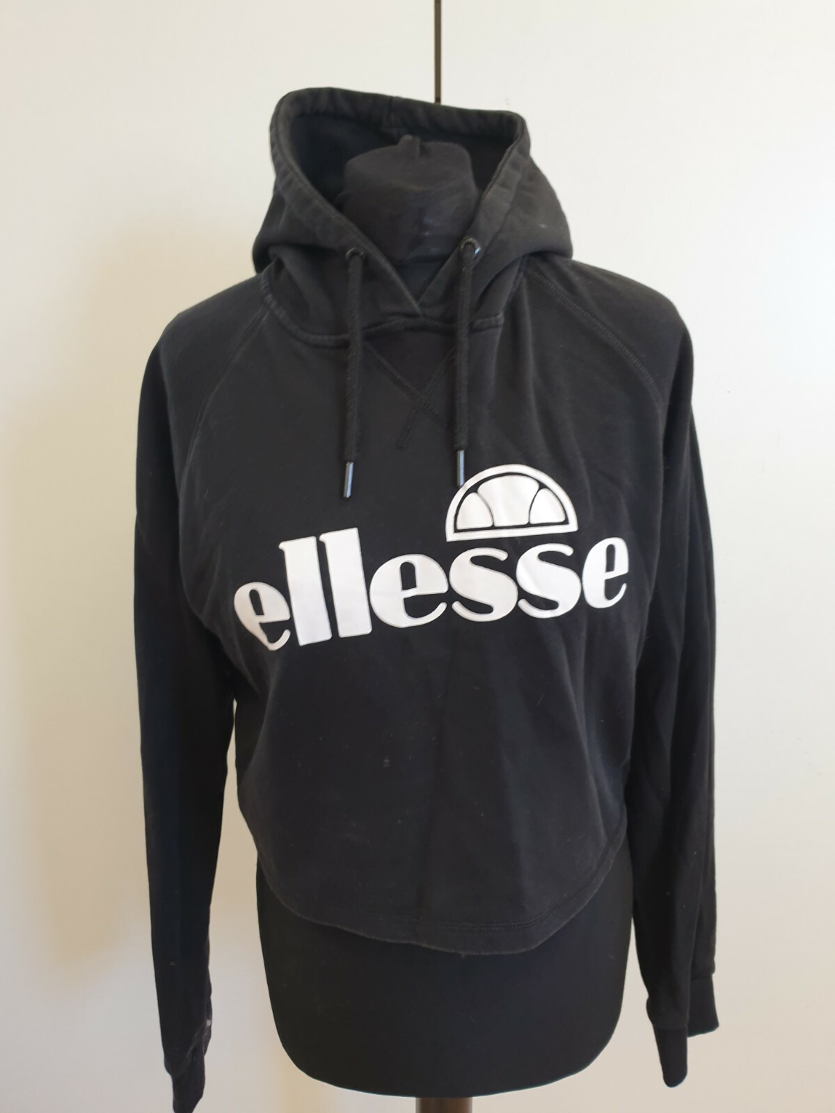 ellesse crop pullover