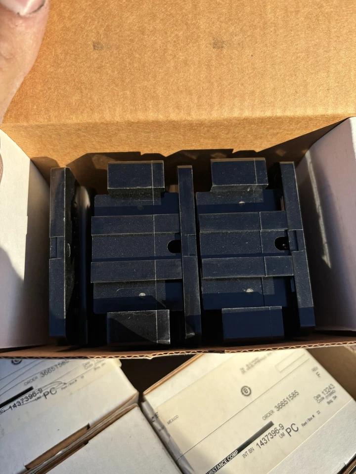 Lot Of 30 Buchanan 430-BU Terminal Block End Barrier Heavy Duty, 417 compatible - Image 2 of 4