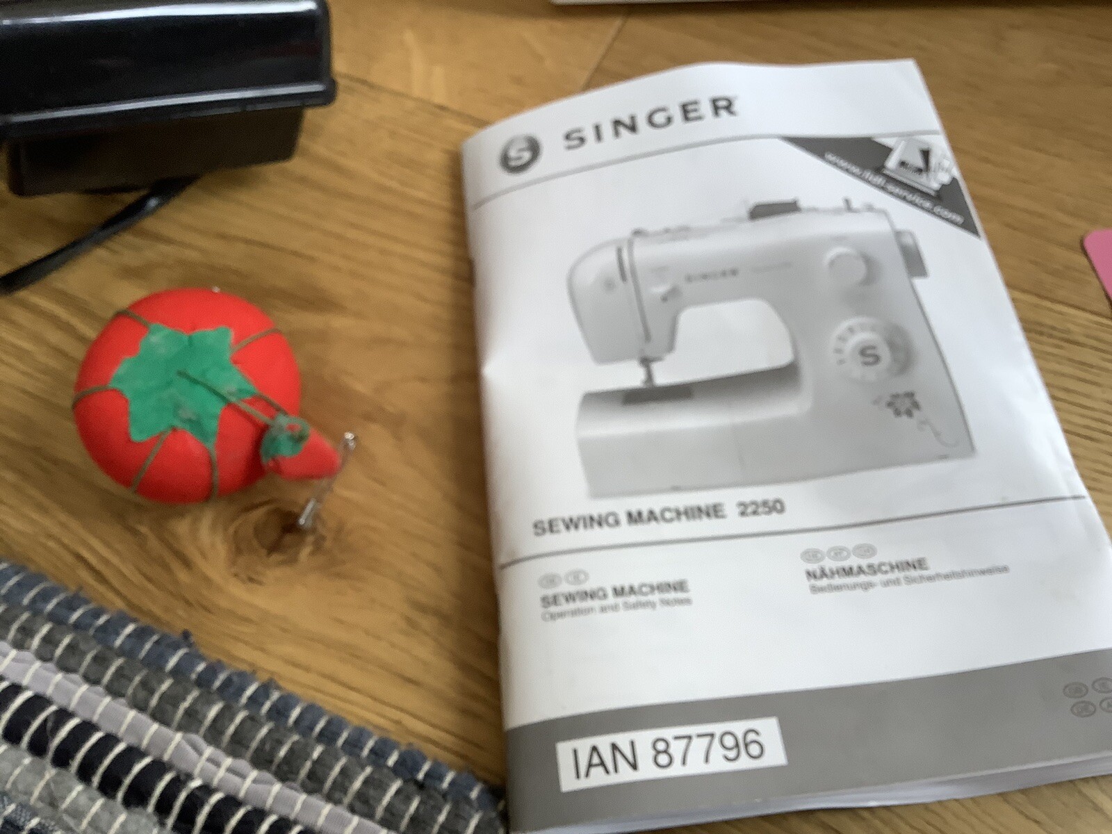 Singer Serenade sewing machine Boxed 2250 eBay