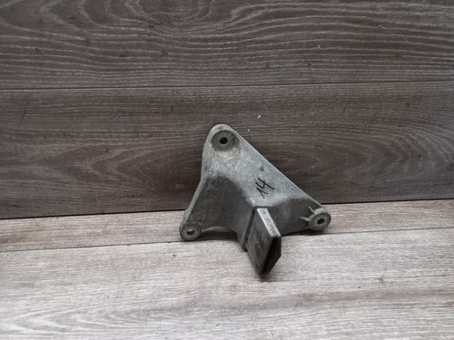 VW T5 Multivan 2,5TDI GWB Halterung Getriebe 7H0399151H Lagerbock