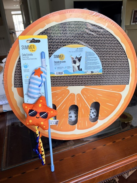 Rascador para gatos y jueguete