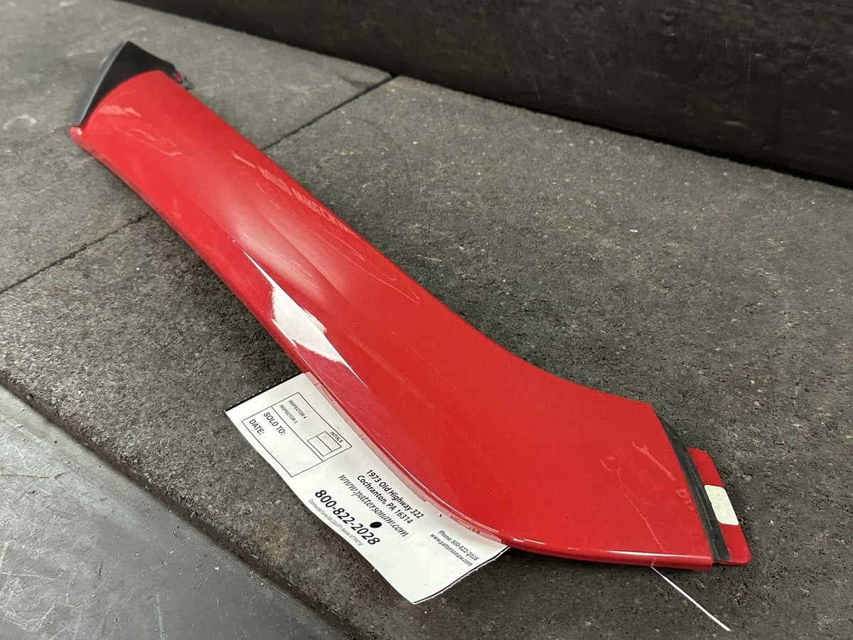17-20 FIAT 124 SPIDER WINDSHIELD LEFT DRIVER SIDE TRIM MOULDING