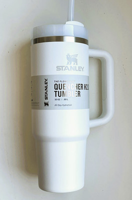 Stanley Quencher H20 Tumbler 30 oz Frost White, New. FREE Shipping
