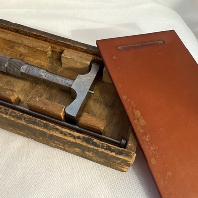 Vtg Brown & Sharpe #607RS Micrometer Depth Gauge Wood Case Plastic Lid