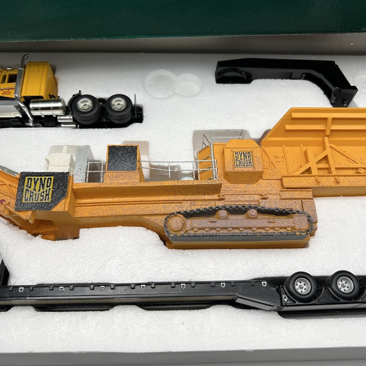 Kenworth W925 With King Trailer And Rock Crusher Load - CORGI
