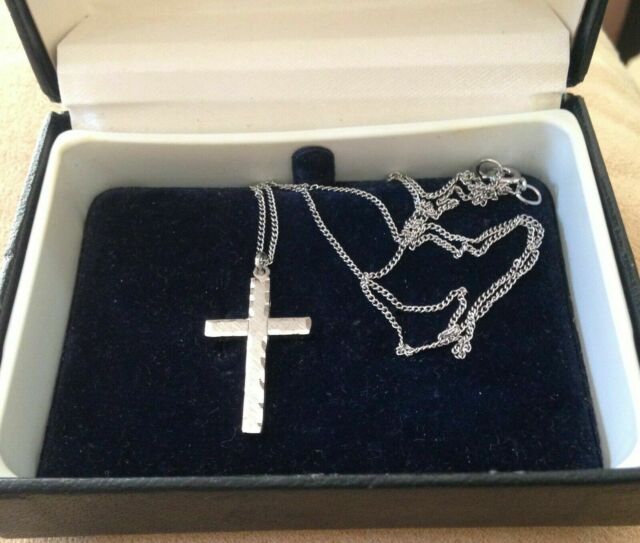STERLING SILVER ?? NO MARKINGS - PRETTY CROSS PRELOVED NECKLACE ON FINE CHAIN