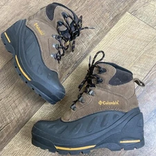 Columbia | ‘Bugaboo Too’ Suede Boys Winter Boots Size 3 Excellent Condition