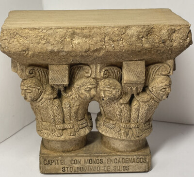 Capitel Con Monos Encadanedos art sculpure clay piece column