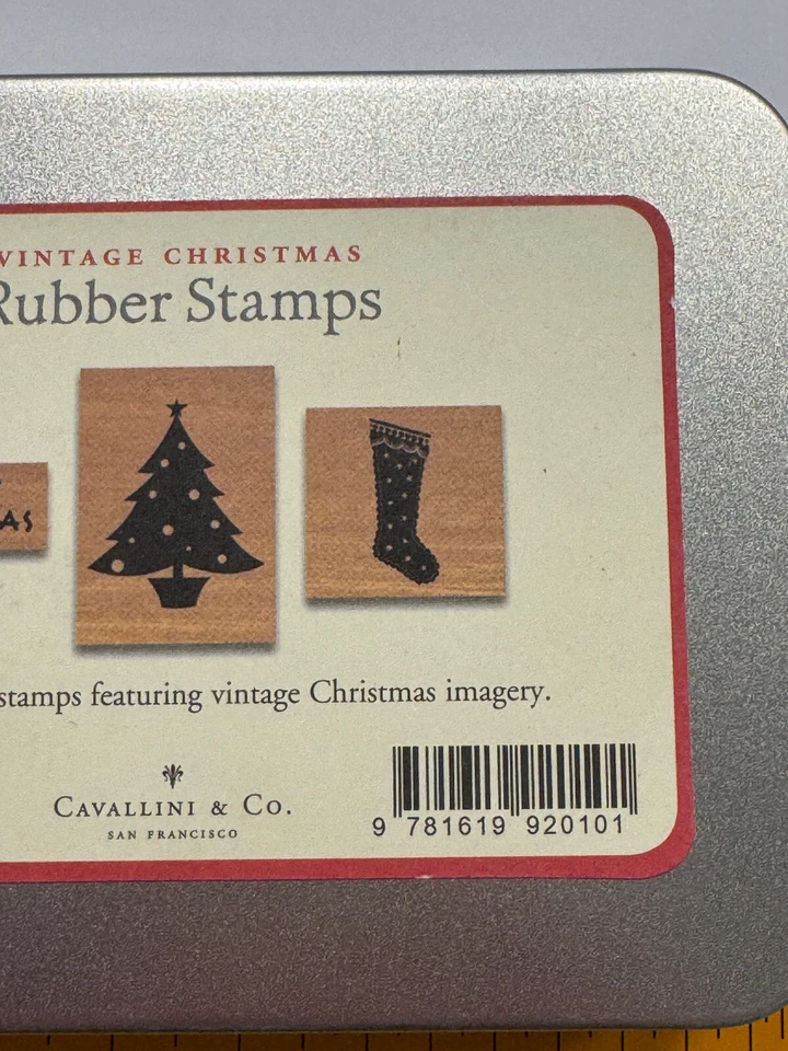 Juego de estampillas de goma Feliz Navidad de Cavallini Co. en lata Foto 3 de 3