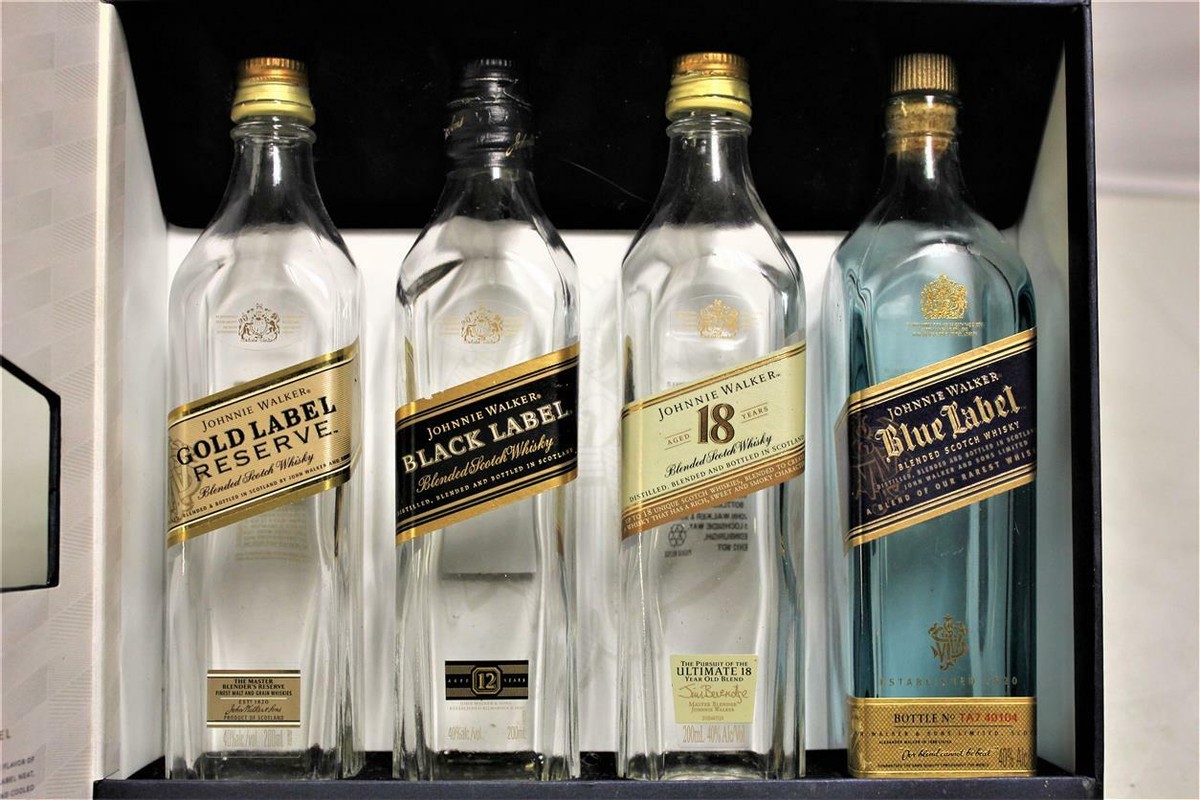 【希少】ジョニーウォーカー 4種セット （4×5cl BOTTLES） EMPTY 4 BOTTLES