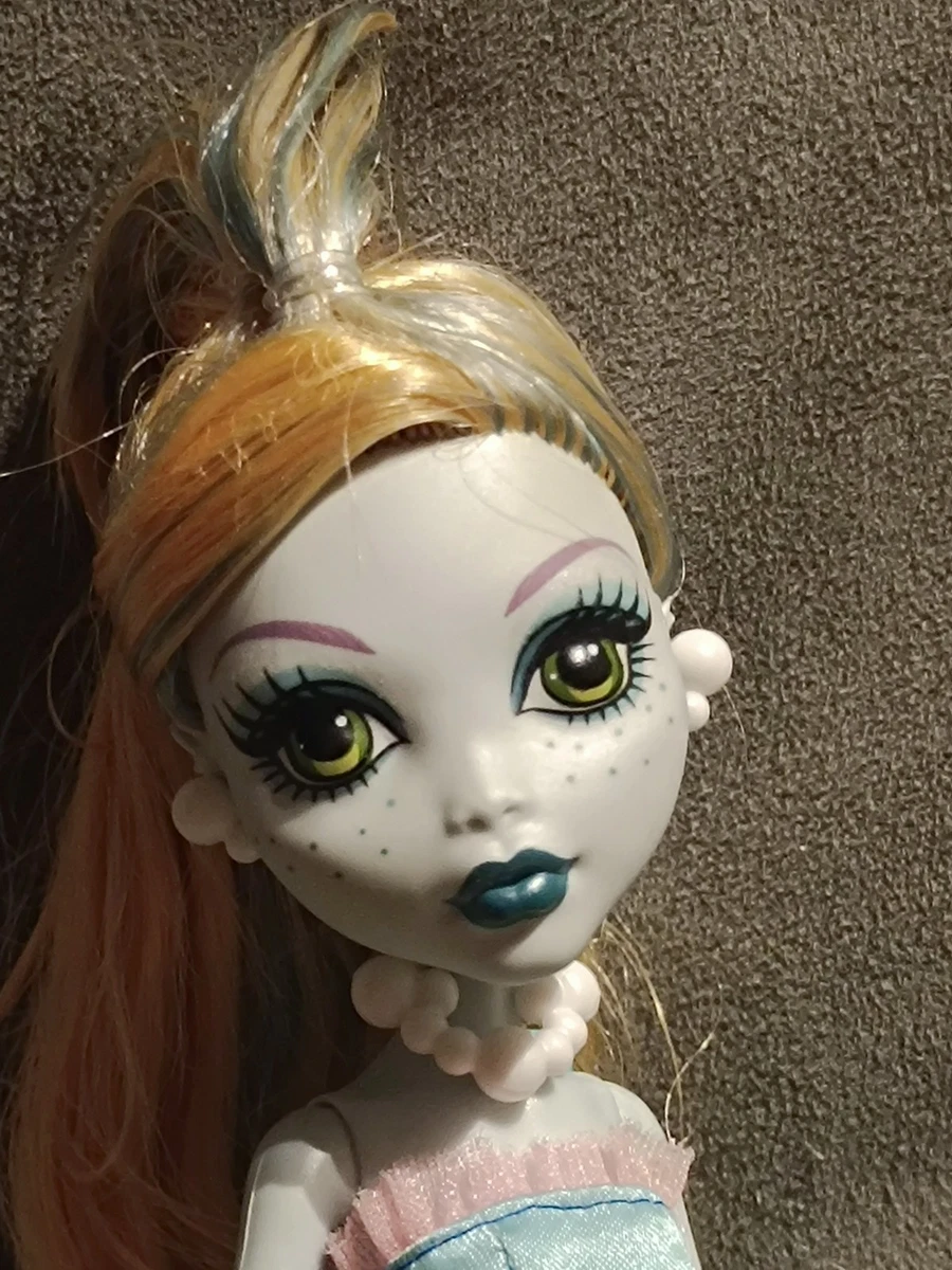 MONSTER HIGH G1 - Muñeca LAGOONA BLUE serie "DAWN OF THE DANCE" con stand/peine