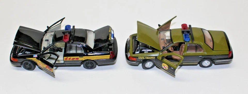 2000/2001 FORD CROWN VIC. INTERCEPTOR Police Cars - 1:43 - GEARBOX - 2 choices - Image 3 of 4