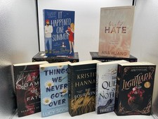 BookTok Bestseller Lot Of 10   Romance/Fantas...