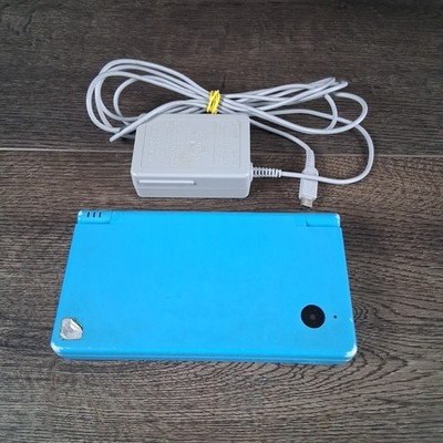 Nintendo DSi Handheld Game Console TWL-001 Aqua Blue Complete