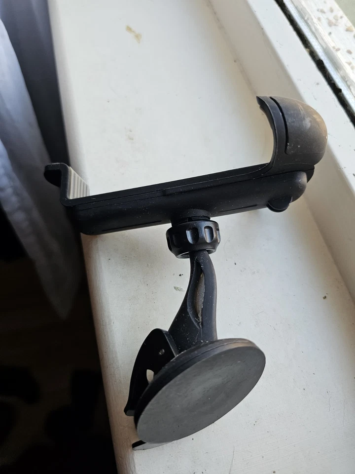 UNIVERSAL IN CAR MOBILE PHONE SAT NAV PDA GPS HOLDER WITH LOCKING SUCTION MOUNT - Image 2 of 2