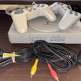 PlayStation 1 Console Bundle SCPH-7501 &ndash; 2 OEM Controllers AV & Power Cable