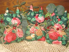 Vintage Look Christmas 3 Rose Fabric Cats Bowl Fillers Handmade Wreath Accents
