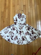 Windsor Ivory Flower Pattern Lace Back Prom Homecoming Cocktail Dress Size S