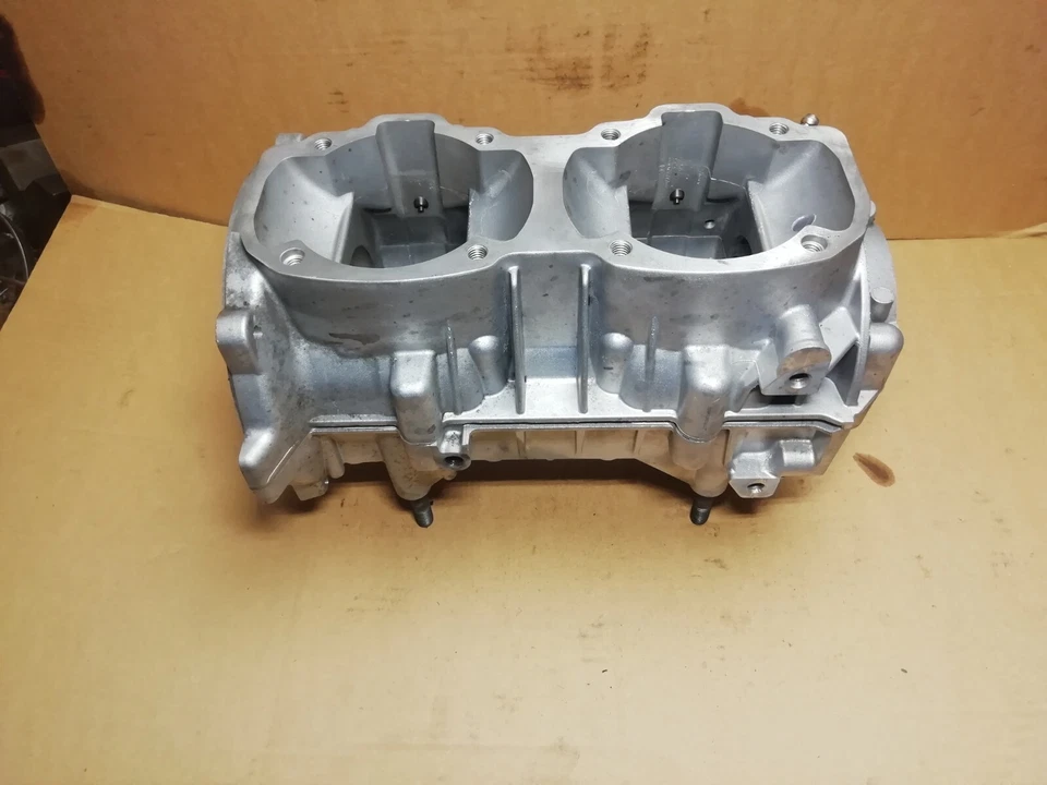 Ski-doo Skidoo Lynx 550F crankcase 420888498 - Image 2 of 4