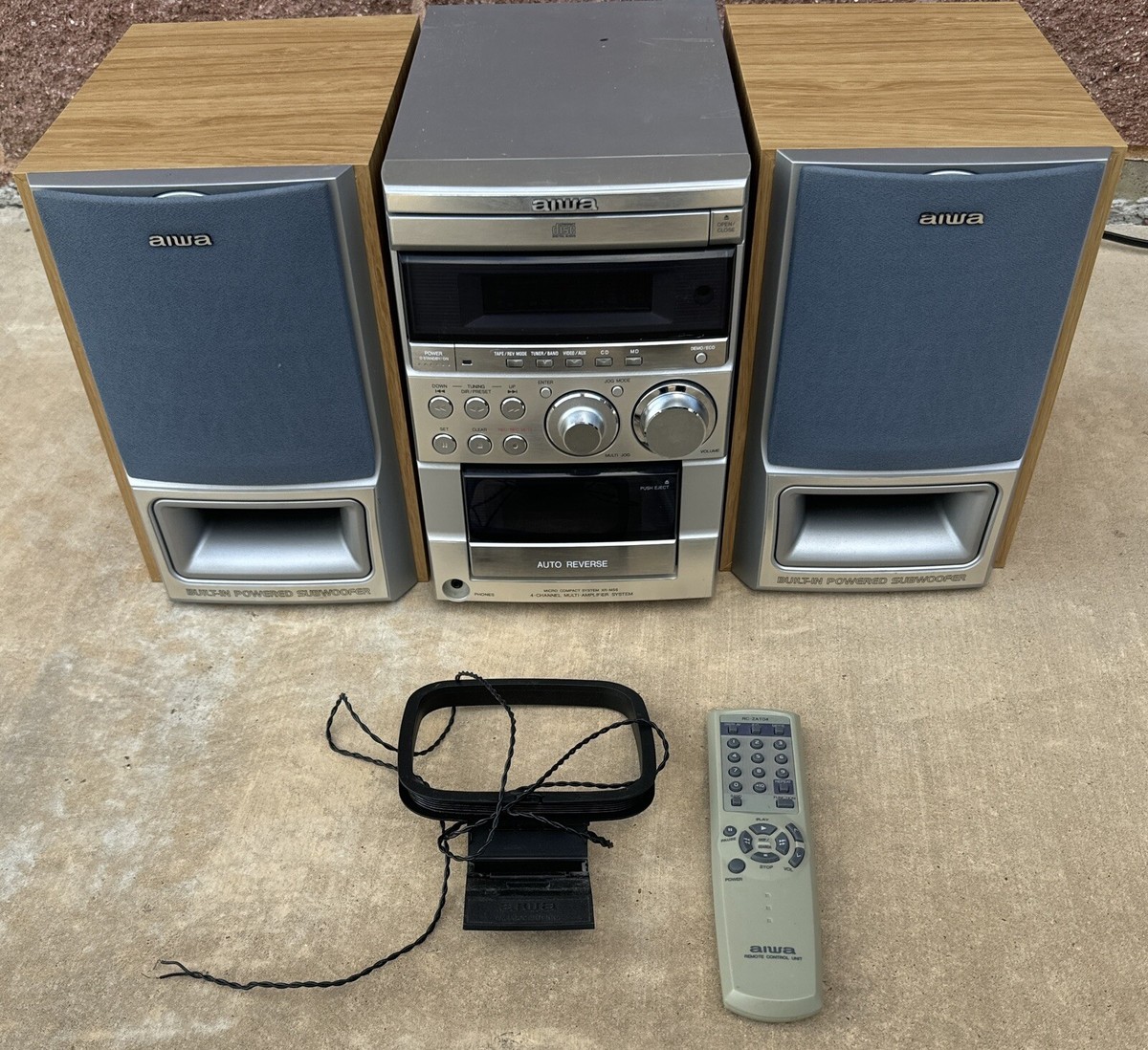 Aiwa Stereo System XR-M55 CD Player Bookshelf System *TAPE DECK