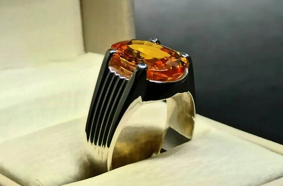 Anillo de compromiso de citrino de corte ovalado de 4,00 quilates enchapado en oro blanco de 14 quilates para hombre Foto 4 de 4