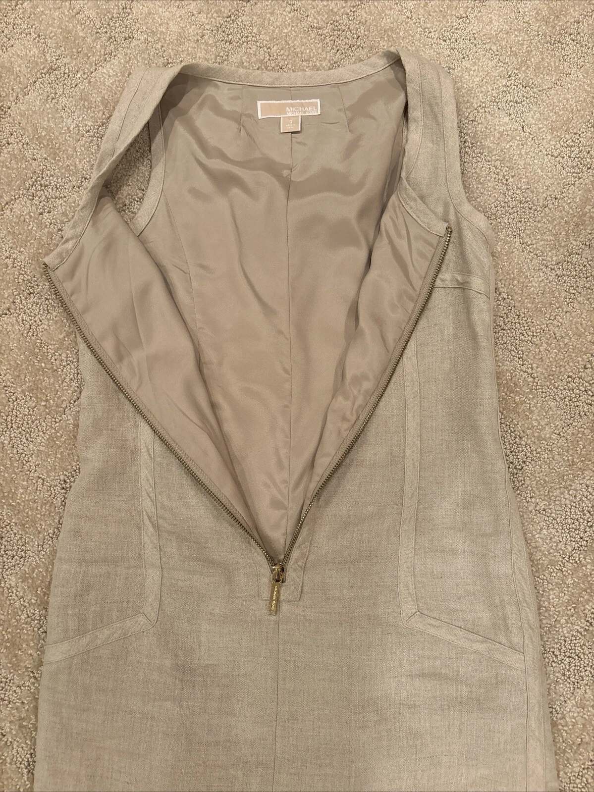 Abito Michael Kors foderato in lino naturale senza maniche aderente con cerniera davanti taglia 0