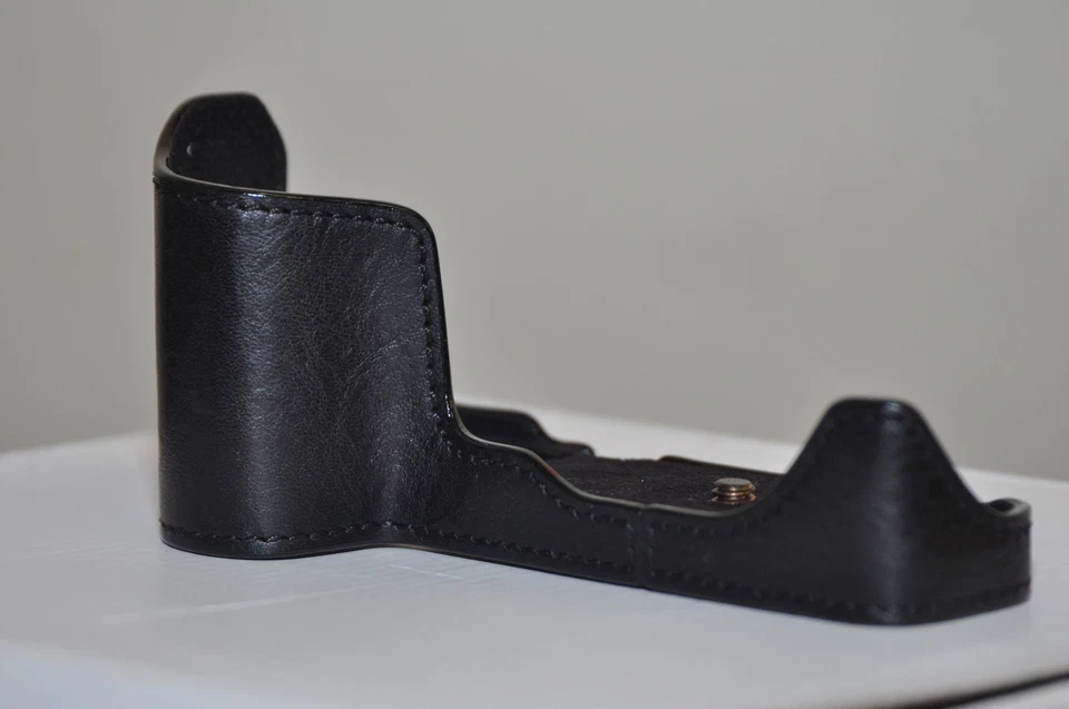 Media funda de cuero negra GARIZ XS-CHNX30M para cámara Samsung NX30 ***NUEVA*** Foto 4 de 4