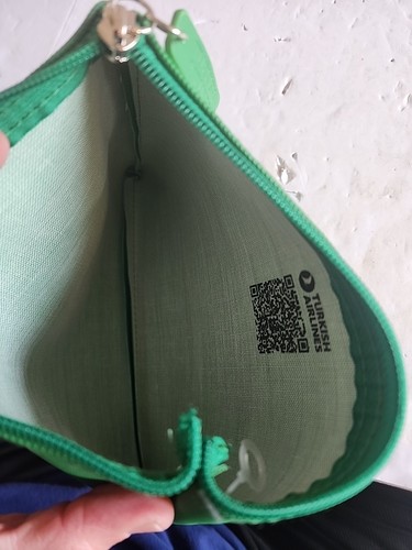 Borsa da viaggio Lacoste verde 8" x 6" - Foto 4 di 9